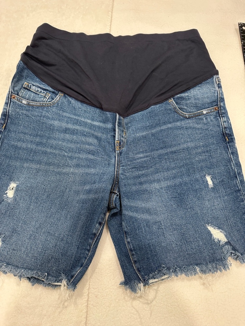 Old Navy Maternity Denim Bermuda Shorts in Dark Blue with Black Waistband sz 20